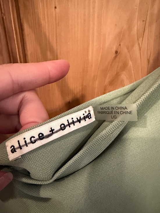 Alice + Olivia Alina Dress - Picture 4 of 8